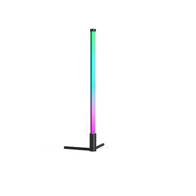 Buon prezzo Innovativo e elegante angolo della lampada a pavimento che cambia colore con telecomando in linea