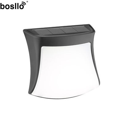 Un buon prezzo. Color nero Sensore solare Lampada da parete 2V 160mA Lampade da parete IP55 in linea