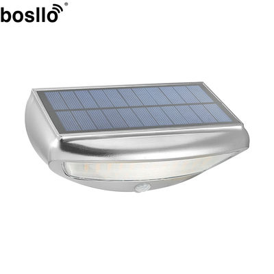Un buon prezzo. 3000K luce a induzione solare PC materiale 3.7V 2200mA Certificato FCC in linea