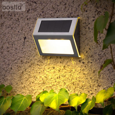 Un buon prezzo. Lampade per pareti esterne a energia solare versatili e convenienti 1.2V 1600mAh Batteria AAA Capacità 153mm*38mm*76mm Dimensione del prodotto in linea